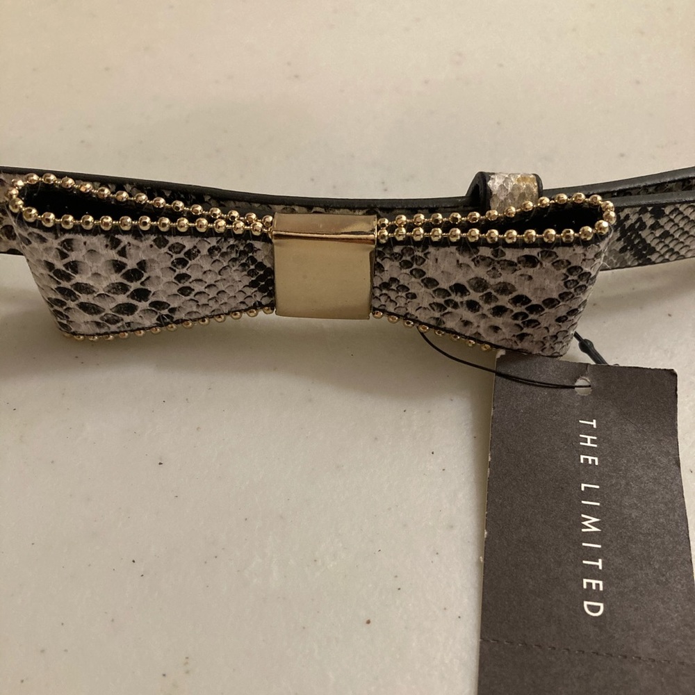 The Limited Sz L snakeskin style belt w/bow tie - Picture 2 of 4